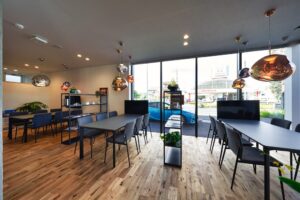 木造事務所内観